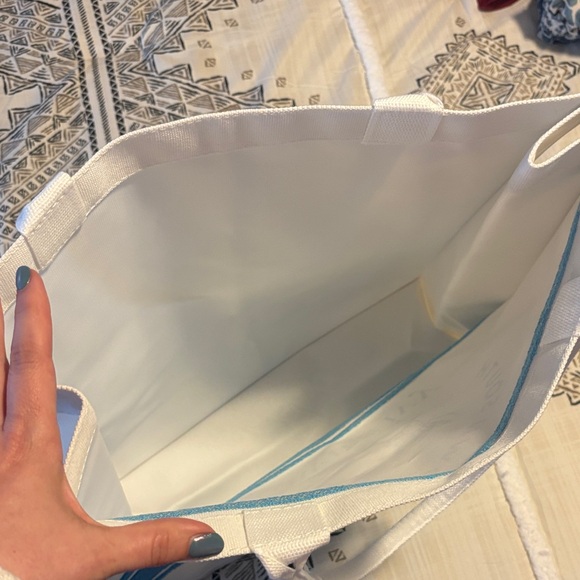 NWT crown & ivy x Sewing Down South Beach Tote - Picture 5 of 7
